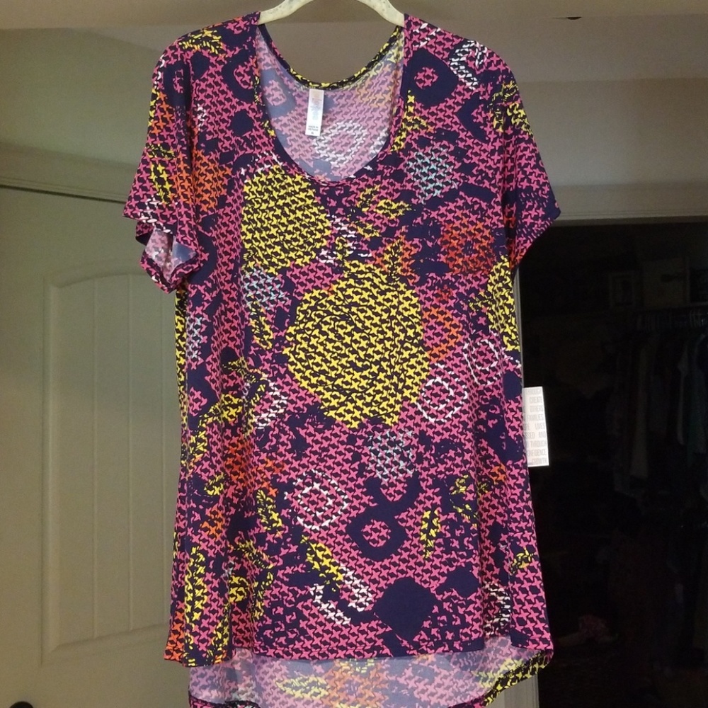 Lularoe XL Classic Tee. NWT.